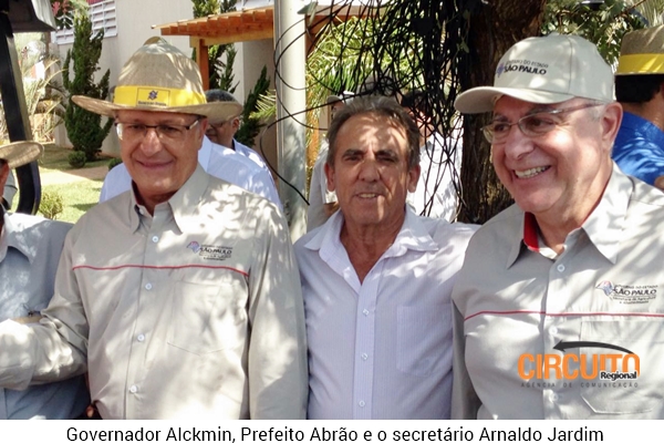 PREFEITO ABRÃO ACOMPANHA GOVERNADOR E SECRETÁRIO NA AGRISHOW