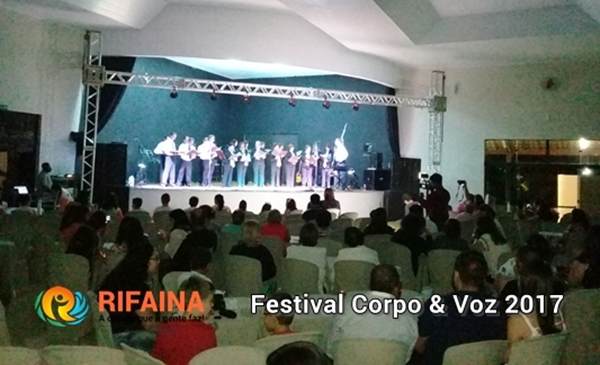 EMOÇÃO PREDOMINA NA PRIMEIRA NOITE DO FESTIVAL CORPO E VOZ NO CENTRO DE EVENTOS