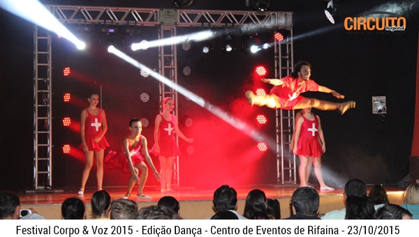 CONFIRA AS FOTOS DO FESTIVAL CORPO E VOZ, UM SHOW DE IMAGENS E LUZ