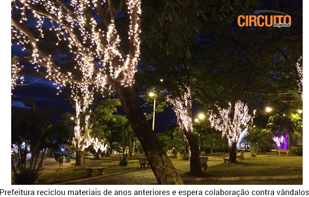 PREFEITURA LIGA ILUMINAÇÃO DECORATIVA DE NATAL NA PRAÇA DA MATRIZ