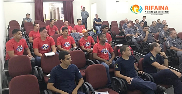 MARINHA MINISTRA CURSO PARA ÓRGÃOS QUE GARANTEM SEGURANÇA EM RIFAINA