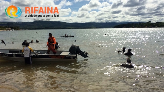 MERGULHADORES E VOLUNTÁRIOS LIMPAM REPRESA DO RIO GRANDE EM RIFAINA
