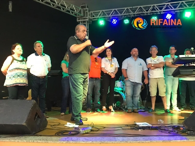 CENTRO DE EVENTOS DIVINO ROBERTO GONÇALVES GANHA AR-CONDICIONADO