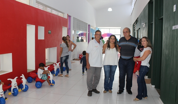 NOVA CRECHE-ESCOLA DE RIFAINA RECEBE ALUNOS NO PRIMEIRO DIA DO ANO LETIVO