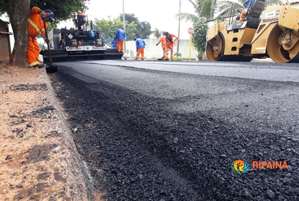 INICIADA MAIS UMA ETAPA DE RECAPE DE RUAS QUE ABRANGERÁ TODA CIDADE