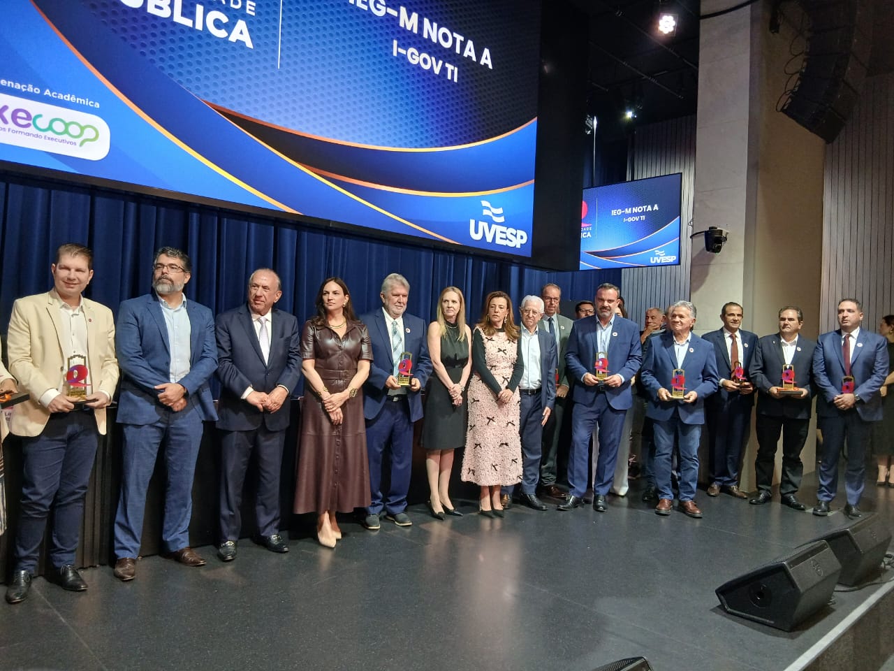 Rifaina recebe Troféu Efetividade Pública após alcançar nota “A” no I-Cidade em solenidade na ALESP