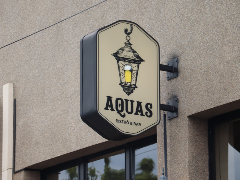 AQUAS BISTRO & BAR